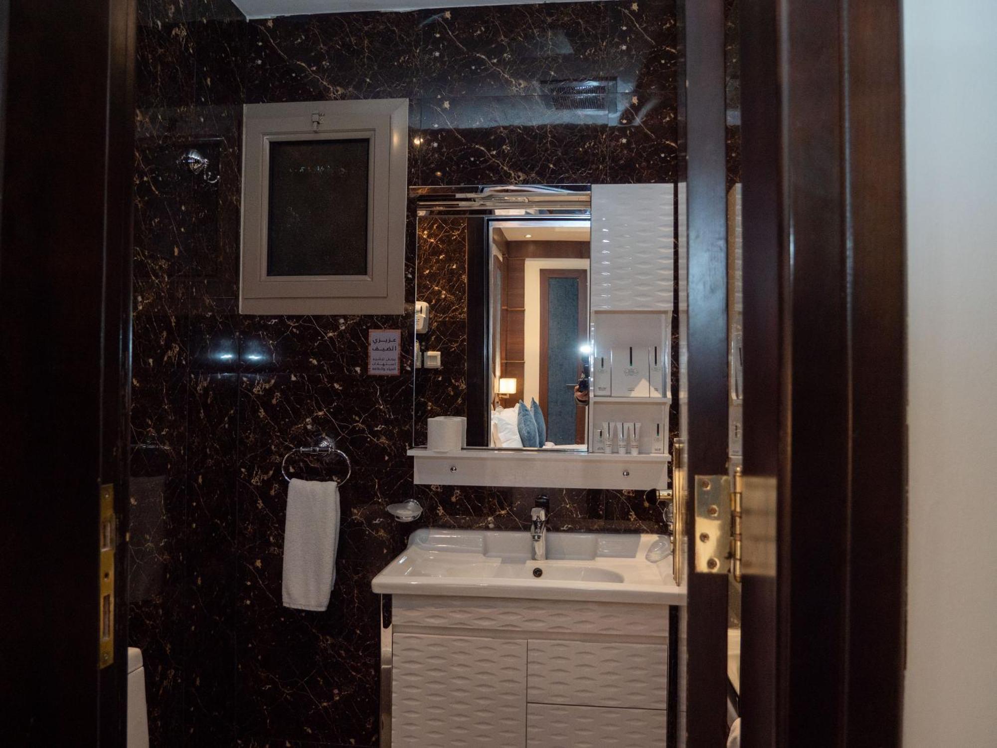 Innyar Hotel Riyadh Exterior photo